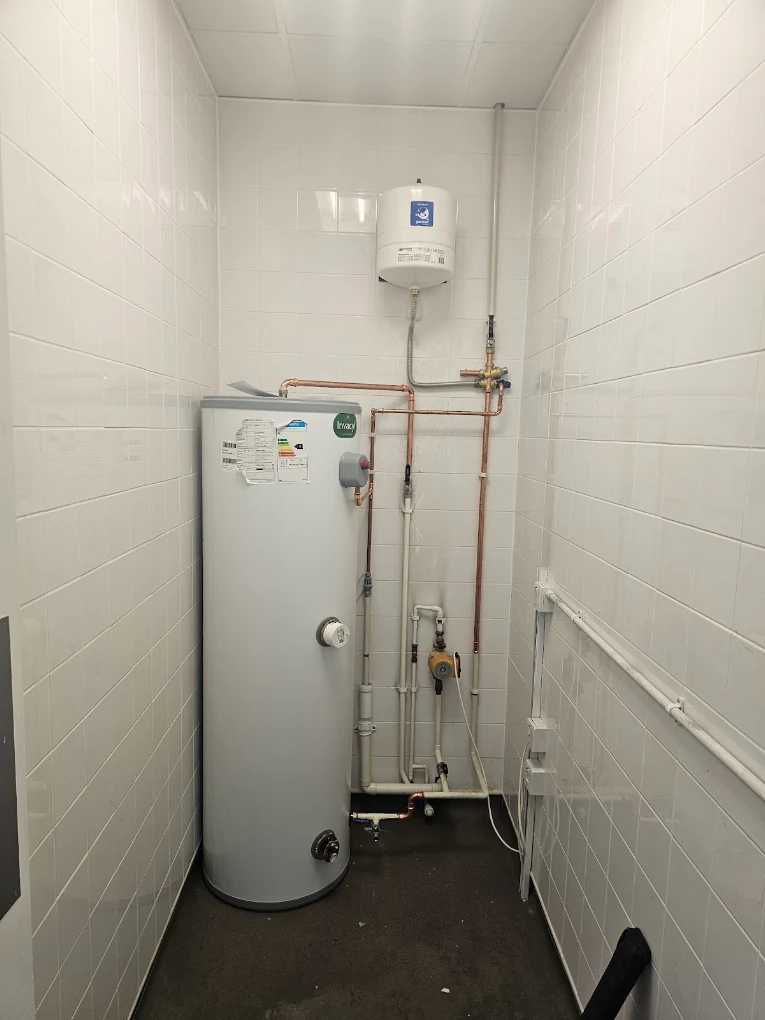 Unvented hot water cylinder installed by Plumbing MK
